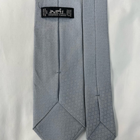 Hermes 100% Silk Men's Tie Gray Faconnee “H” Pattern - Picture 3 of 4